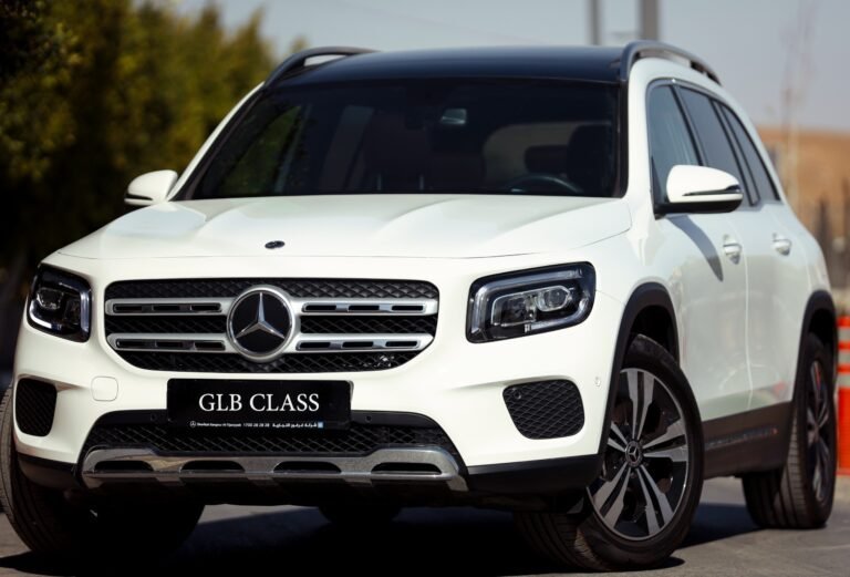 2023 Mercedes-Benz GLB 250 4MATIC, White