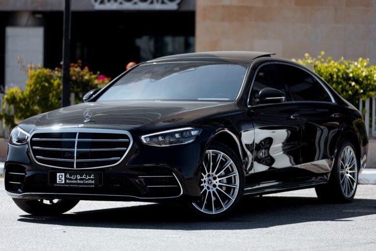 2023 Mercedes-Benz S 580 e, Black