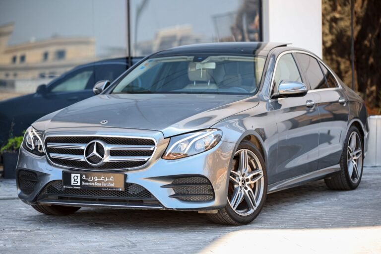 2019 Mercedes-Benz E 300, Grey