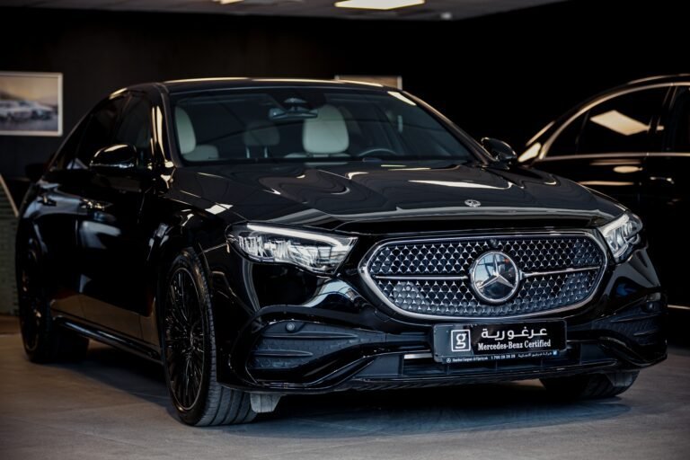 2024 Mercedes-Benz E 300 e, Black